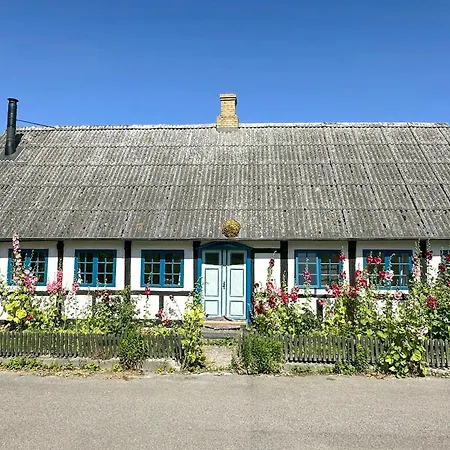 Half-timbered House With West Garden In Besser Ferienhaus Langemark