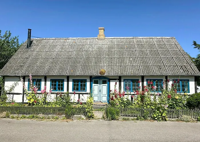 Half-timbered House With West Garden In Besser Ferienhaus Langemark